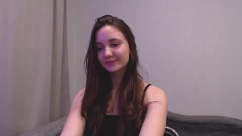 fireflies_fly_ online show from March 10, 7:40 pm