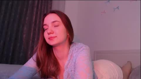 fireflies_fly_ online show from April 20, 7:50 pm