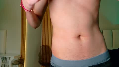 Nicolas online show from March 3, 7:43 pm