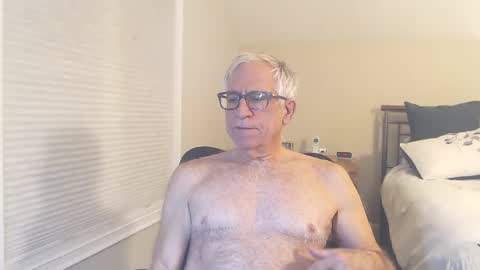 Snapshot of fitman999 chatting on January 18, 9:45 am Jon online show from January 18, 9:45 am
