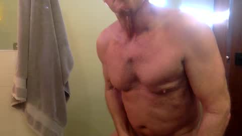 Snapshot of fitonetoo chatting on February 6, 11:37 pm fitonetoo online show from February 6, 11:37 pm