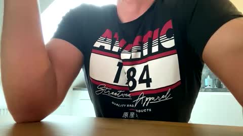 flashi1990 online show from November 1, 3:33 pm