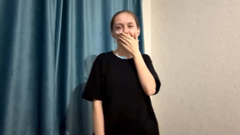 Emma online show from March 10, 6:56 pm