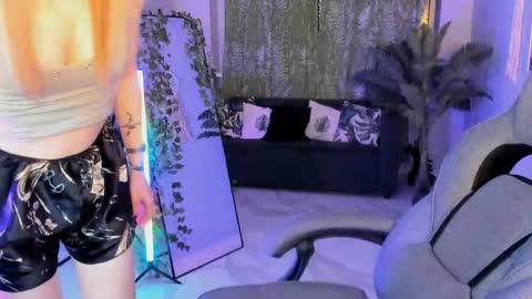 Flexyfoxy online show from June 4, 2:34 pm