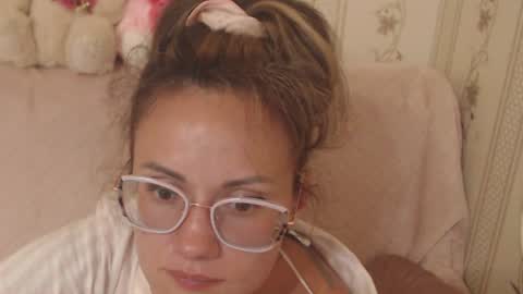 say meow  and  send tip  online show from June 25, 2:44 pm