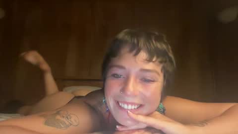 Snapshot of flowergirl448844 chatting on January 11, 4:38 am Flowergirl online show from January 11, 4:38 am