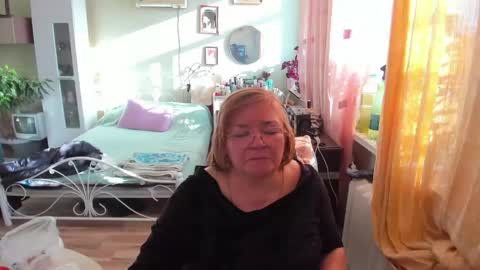Flowerlower online show from May 2, 3:18 pm