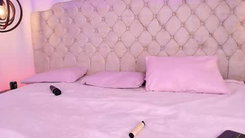  FLUFFY BUBBLE  online show from April 24, 4:14 am