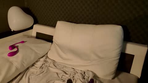 fluffy_cloude online show from February 22, 6:28 am