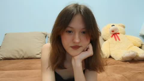 fluffy_dolll online show from July 30, 9:48 pm