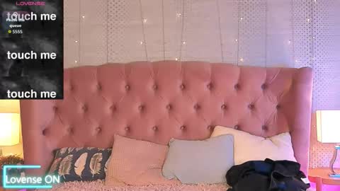 Mia online show from September 14, 9:49 pm