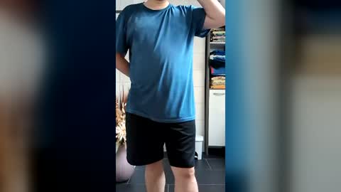 fluffybutt_ online show from July 14, 5:29 pm