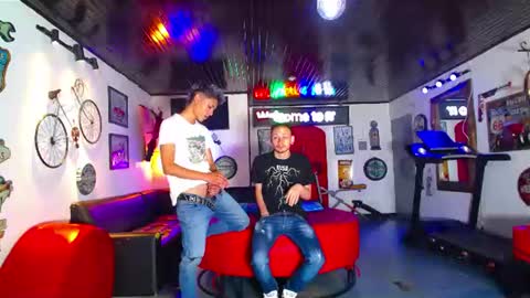 flyckers online show from July 6, 12:13 pm