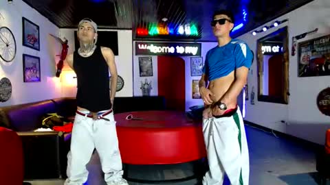 flyckers online show from July 28, 9:03 pm