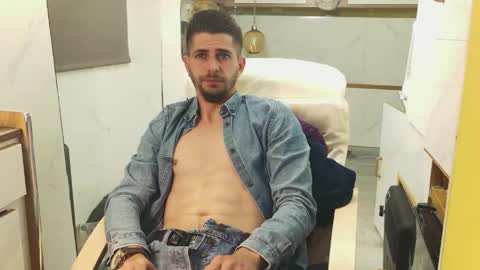 independent model online show from April 30, 8:57 pm