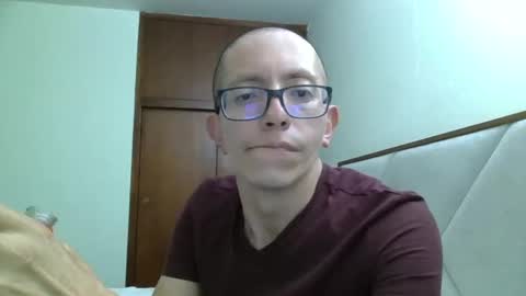 Snapshot of fonzi_flores chatting on September 28, 1:20 pm fonzi_flores online show from September 28, 1:20 pm