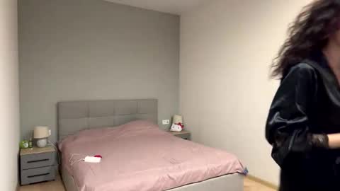 Snapshot of forbiddennvelvet chatting on October 16, 7:24 pm forbiddennvelvet online show from October 16, 7:24 pm