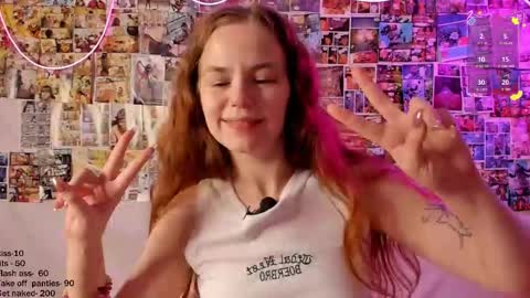 Snapshot of fox_lisaaa chatting on September 22, 8:02 pm Lisa online show from September 22, 8:02 pm