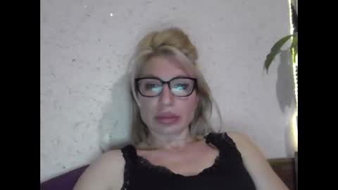 fox_red_lady7 online show from May 1, 7:52 pm