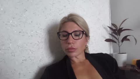 fox_red_lady7 online show from September 11, 7:09 am