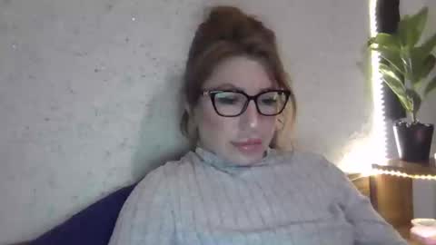 fox_red_lady7 online show from January 23, 8:24 pm