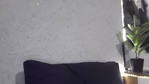 fox_red_lady7 online show from February 25, 6:23 pm