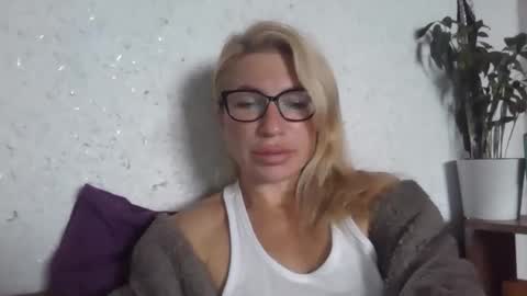 fox_red_lady7 online show from October 11, 9:36 am