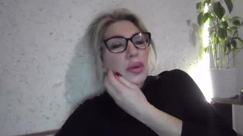 fox_red_lady7 online show from December 19, 8:48 pm