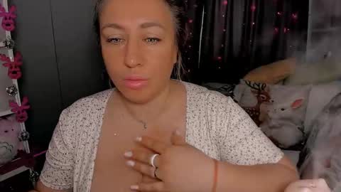 Kris online show from December 14, 3:35 am