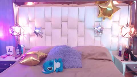 Foxxy  online show from November 15, 7:15 pm