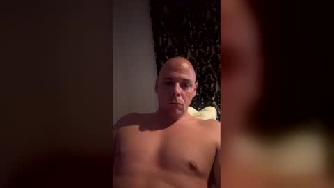 foxy1985777 online show from March 22, 11:09 pm