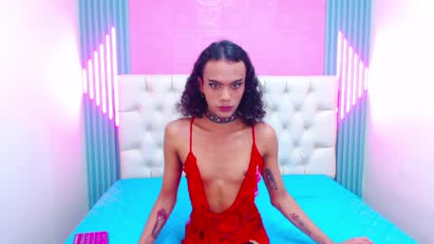 Snapshot of foxy_ella chatting on January 4, 2:04 pm Ella online show from January 4, 2:04 pm