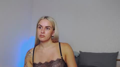 Foxy Kimmi online show from July 7, 6:04 am