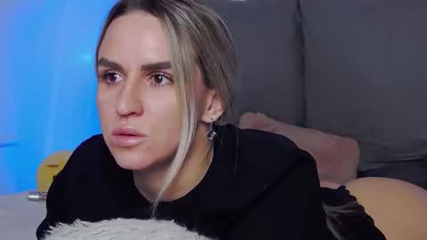 Foxy Kimmi online show from December 21, 7:59 am