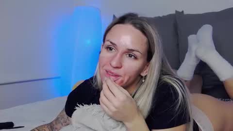 Foxy Kimmi online show from December 14, 6:41 am