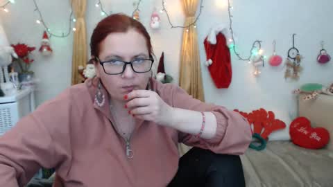 foxydesiree online show from January 6, 9:43 pm