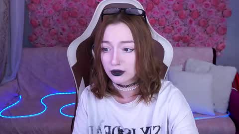 Maya online show from June 7, 7:52 pm