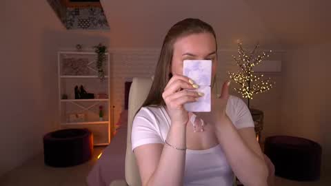 Kate online show from June 7, 8:03 pm