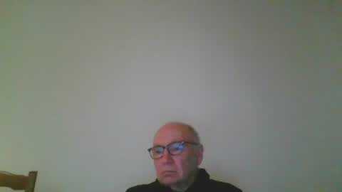 Snapshot of fra94 chatting on December 10, 1:22 am fra94 online show from December 10, 1:22 am