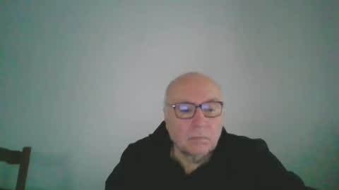 Snapshot of fra94 chatting on December 7, 1:24 pm fra94 online show from December 7, 1:24 pm