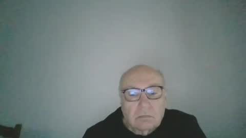 Snapshot of fra94 chatting on December 12, 2:00 pm fra94 online show from December 12, 2:00 pm