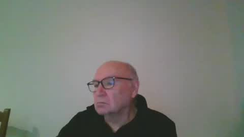 Snapshot of fra94 chatting on December 15, 12:29 am fra94 online show from December 15, 12:29 am