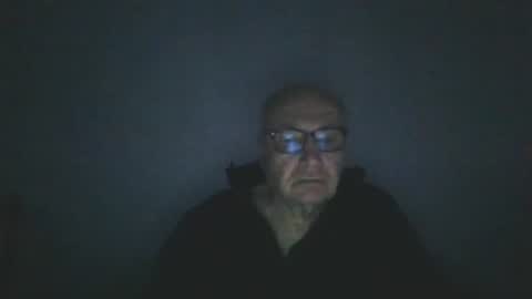 Snapshot of fra94 chatting on December 8, 3:35 pm fra94 online show from December 8, 3:35 pm