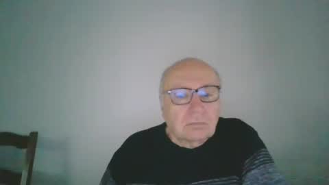 Snapshot of fra94 chatting on December 18, 2:49 pm fra94 online show from December 18, 2:49 pm
