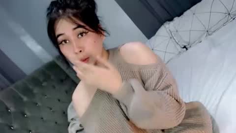 LOVE online show from July 18, 11:45 am