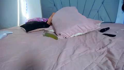 francihot4 online show from November 5, 2:02 am