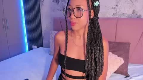 Laura online show from July 31, 9:05 pm