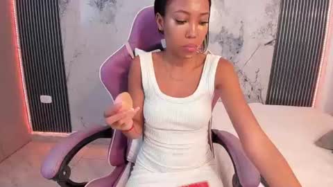 Laura online show from July 12, 3:10 am