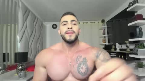 frank_foxx1 online show from May 2, 4:29 am