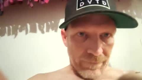 Famous Blue Eyes online show from May 16, 1:46 am